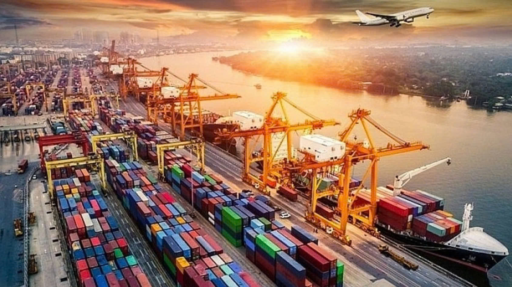 Nhập khẩu tăng mạnh, Việt Nam nhập siêu 7,11 tỷ USD trong 4 tháng đầu năm 2026